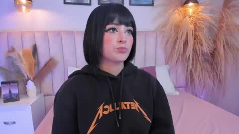 Darcy  online show from May 1, 2026, 3:33 am
