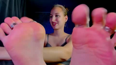 Darcy Siren online show from November 11, 2025, 11:54 am