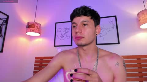 Darek latin boy online show from December 5, 2024, 2:09 am