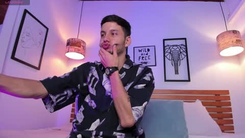 Darek latin boy online show from December 28, 2024, 8:15 pm