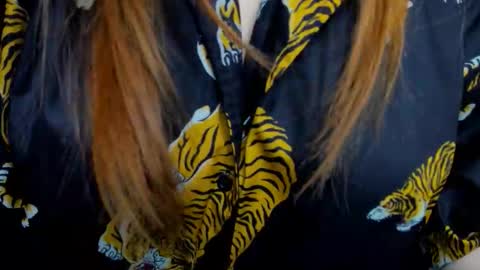 daria_de_luxe online show from December 3, 2025, 1:09 pm