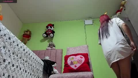 dariana_hot online show from December 17, 2025, 1:17 pm