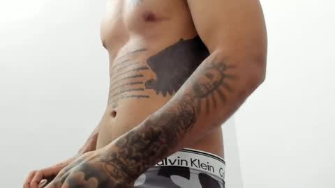 darianfx01 online show from April 23, 2026, 10:56 pm