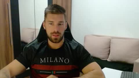 darius_94 online show from November 27, 2025, 4:36 am