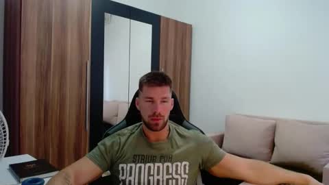 Snapshot of darius_94 chatting on January 16, 2026, 7:23 am darius_94 online show from January 16, 2026, 7:23 am