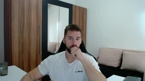 darius_94 online show from June 7, 2026, 5:33 am