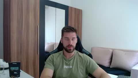 darius_94 online show from July 21, 2026, 6:16 am