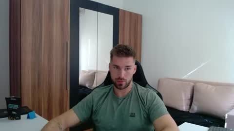 darius_94 online show from July 23, 2026, 6:22 am