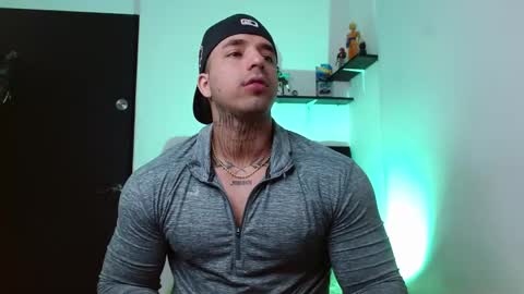 Darius Phoenix  online show from December 5, 2025, 7:32 pm