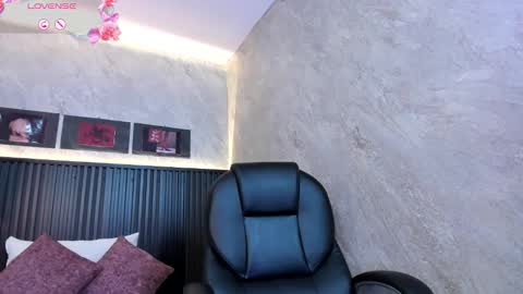 Dark online show from September 12, 2025, 12:27 pm