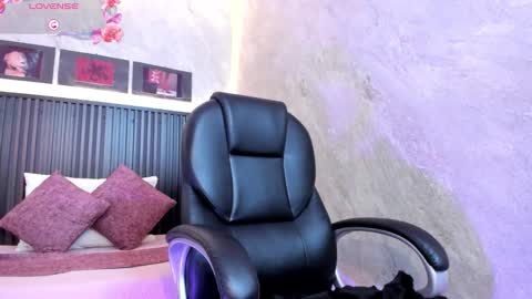 Dark online show from September 16, 2025, 12:28 pm