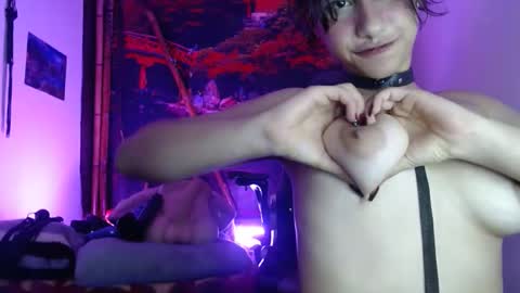 dark_doll5 online show from February 1, 2025, 11:37 pm