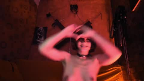 dark_doll5 online show from March 5, 2025, 2:36 am