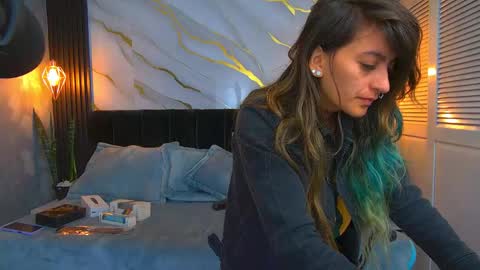 dark_dominika online show from April 23, 2026, 1:02 pm