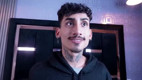 Sr. Eros online show from April 18, 2026, 4:16 am