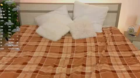 Lola online show from April 14, 2026, 1:44 am