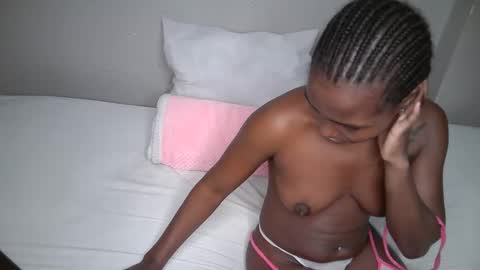 dark_lovly online show from October 27, 2025, 4:55 pm