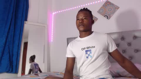 Chris  online show from November 16, 2025, 3:23 am