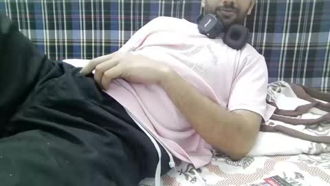 Snapshot of darkbud03 chatting on June 5, 2026, 8:58 pm just a guy online show from June 5, 2026, 8:58 pm