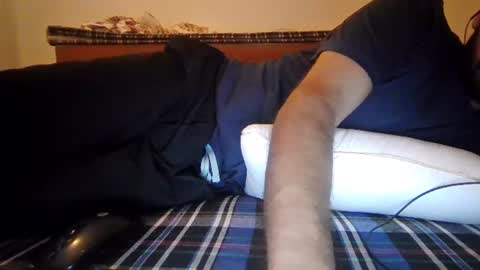 Snapshot of darkbud03 chatting on June 11, 2026, 8:40 pm just a guy online show from June 11, 2026, 8:40 pm