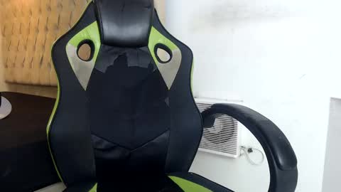 darkknightx01 online show from November 10, 2025, 10:25 am