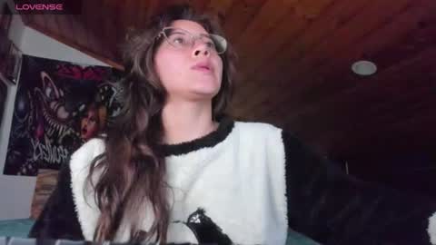 Snapshot of darkness_joones chatting on June 29, 2026, 3:35 am Darkness online show from June 29, 2026, 3:35 am