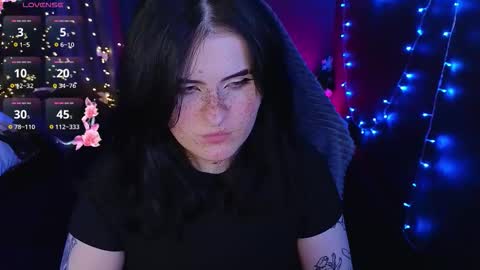 Snapshot of darksh1ne chatting on December 13, 2025, 8:36 pm Shine online show from December 13, 2025, 8:36 pm