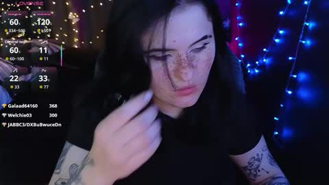 Snapshot of darksh1ne chatting on December 14, 2025, 11:26 am Shine online show from December 14, 2025, 11:26 am