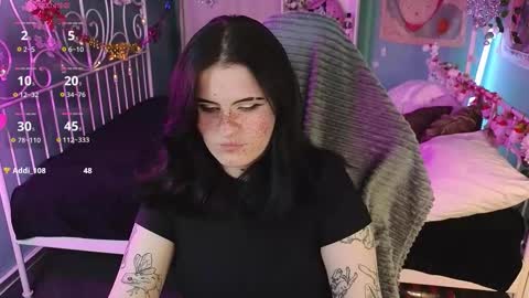 Snapshot of darksh1ne chatting on December 22, 2025, 9:45 pm Shine online show from December 22, 2025, 9:45 pm