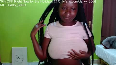 Snapshot of darky_36dd chatting on November 17, 2025, 8:09 am exclusive sexual content -- IGTwitterX darky 32dd online show from November 17, 2025, 8:09 am