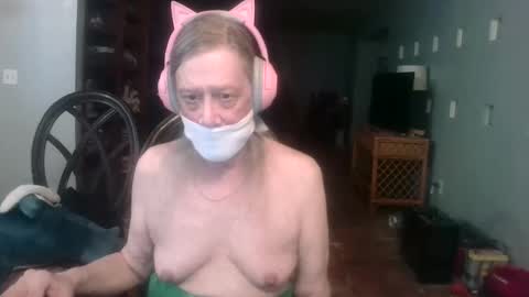 darla_darling1222101 online show from February 12, 2026, 6:52 am