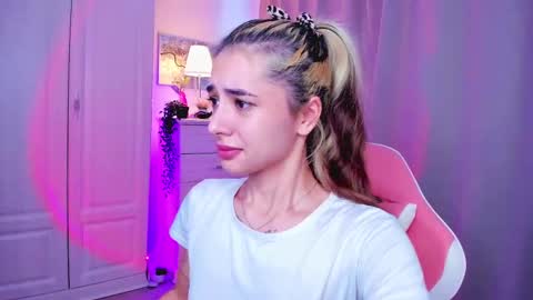 Belle online show from February 22, 2025, 5:34 am