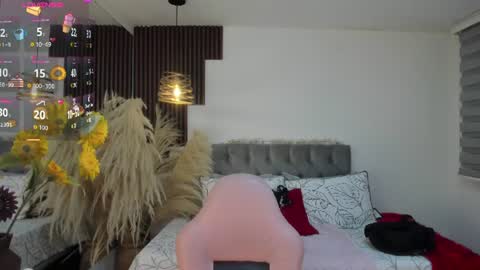 Snapshot of darling_spoiled chatting on June 12, 2026, 10:14 am darling online show from June 12, 2026, 10:14 am