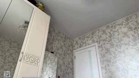 D online show from October 18, 2025, 8:59 am