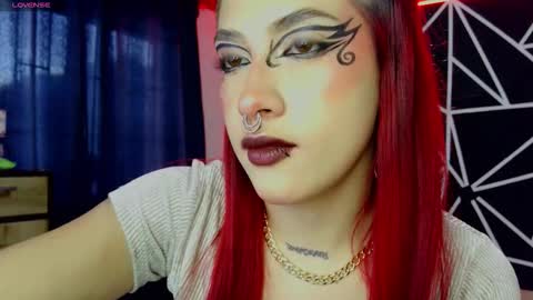 Darlyhooper online show from November 29, 2025, 10:02 pm