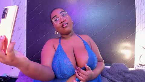  Darnell Queen online show from November 6, 2025, 1:06 am