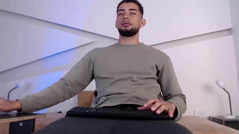 Snapshot of daron_66 chatting on October 22, 2025, 1:33 pm Kael online show from October 22, 2025, 1:33 pm