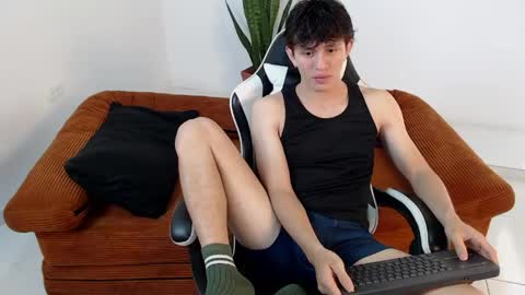 Snapshot of darrencolleen chatting on April 28, 2026, 8:47 pm darrencolleen online show from April 28, 2026, 8:47 pm