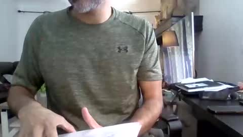 Snapshot of darryl43321 chatting on February 19, 2026, 7:21 pm darryl43321 online show from February 19, 2026, 7:21 pm