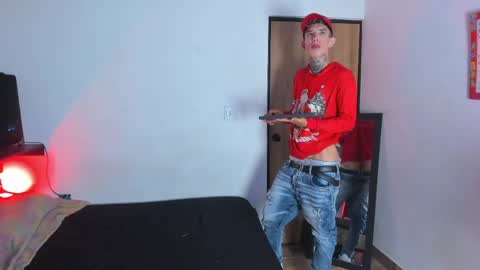 Snapshot of darwin_stark chatting on May 5, 2026, 6:43 am darwin_stark online show from May 5, 2026, 6:43 am