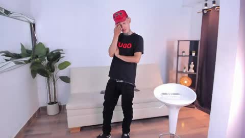 Snapshot of darwin_stark chatting on May 30, 2026, 7:49 am darwin_stark online show from May 30, 2026, 7:49 am