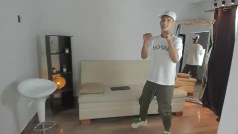 darwin_stark online show from July 28, 2026, 1:34 am