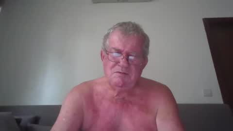 darwincock online show from May 1, 2026, 2:38 am