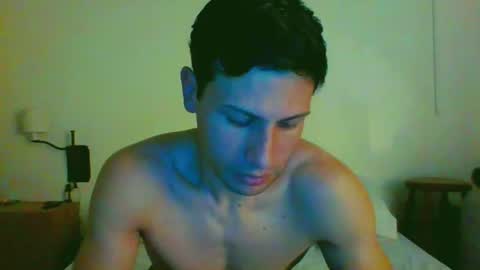 Snapshot of daryof chatting on August 3, 2026, 12:20 am Daryo Franco online show from August 3, 2026, 12:20 am