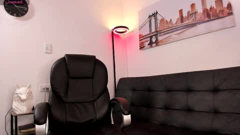 Dash online show from November 24, 2025, 1:00 pm