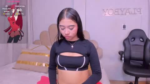 Snapshot of dashathompson chatting on July 16, 2026, 9:43 pm dashathompson online show from July 16, 2026, 9:43 pm