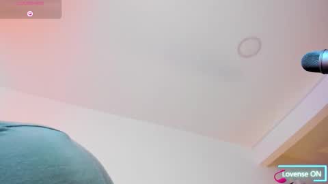 Dass Roman online show from September 26, 2025, 9:41 pm