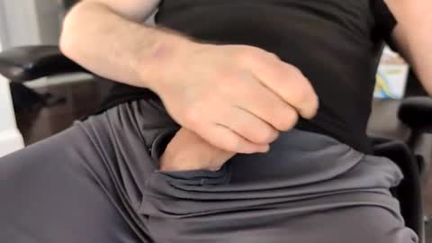 Snapshot of databass chatting on January 28, 2025, 4:19 pm databass online show from January 28, 2025, 4:19 pm