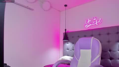 angel online show from December 5, 2025, 1:31 pm