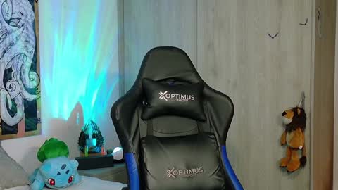 DAVE MAX online show from February 2, 2025, 7:14 pm